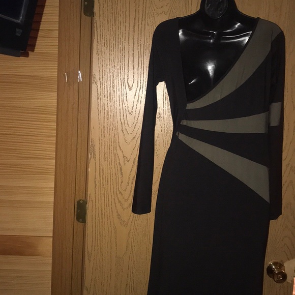 ✍🏼 Price 👎🏼 Very flattering dress - Picture 2 of 3